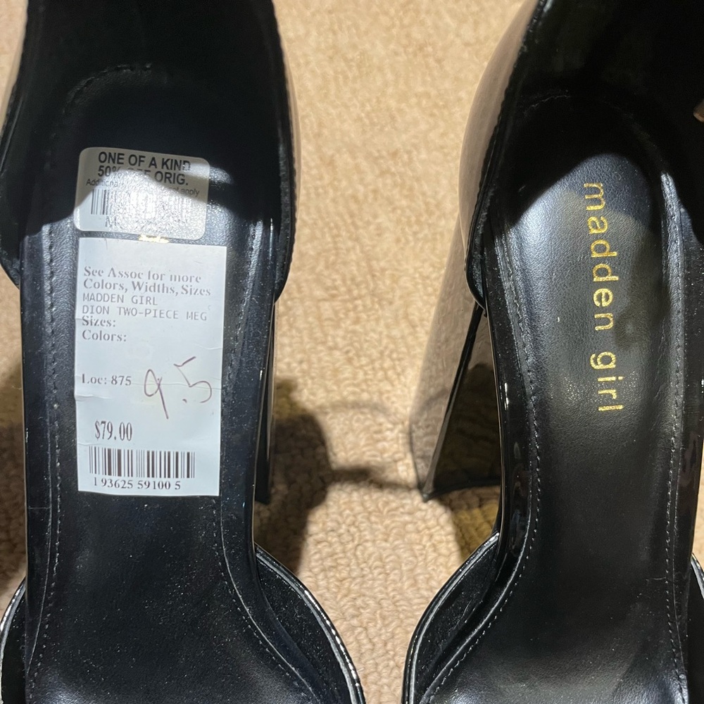 Black heels - Picture 3 of 4